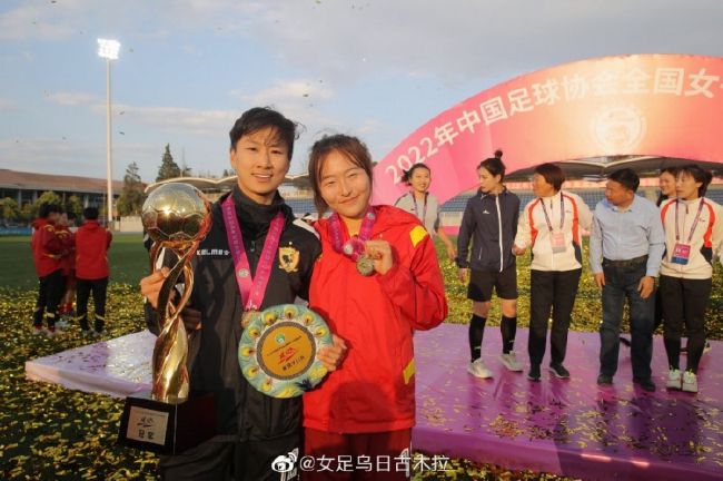宝贝夹住乖含着吸出来男男